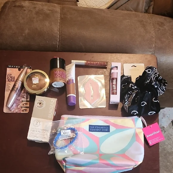 Rimmel London Stay Matte Foundation and Highlighter Set - Picture 1 of 5